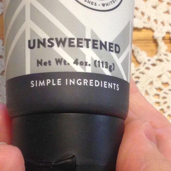 Earthpaste with Silver - detoxifying toothpaste - Picture 3 of 7